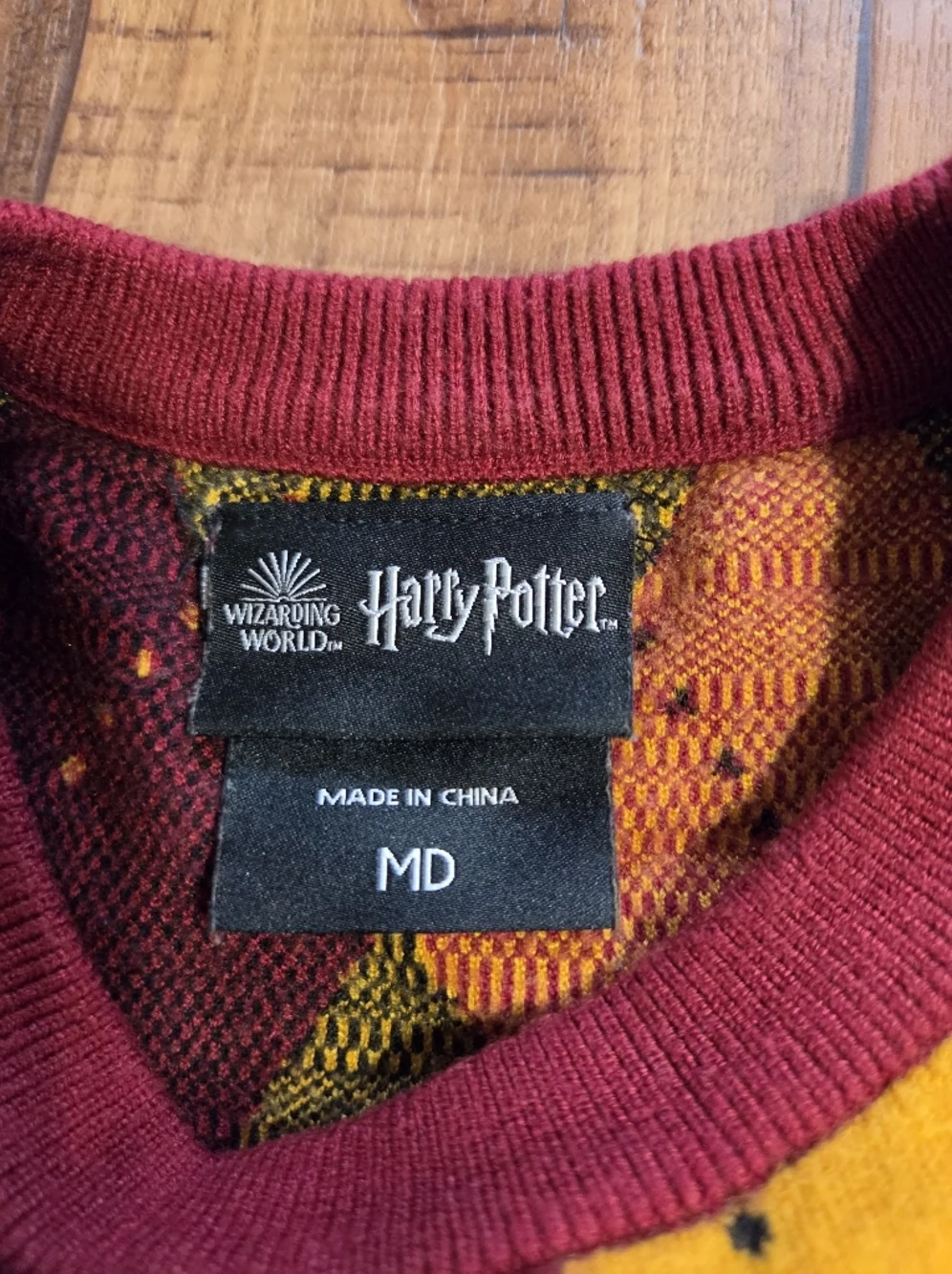 Gryffindor Crest Maroon & Gold Knit Harry Potter Sweater. Sz M
